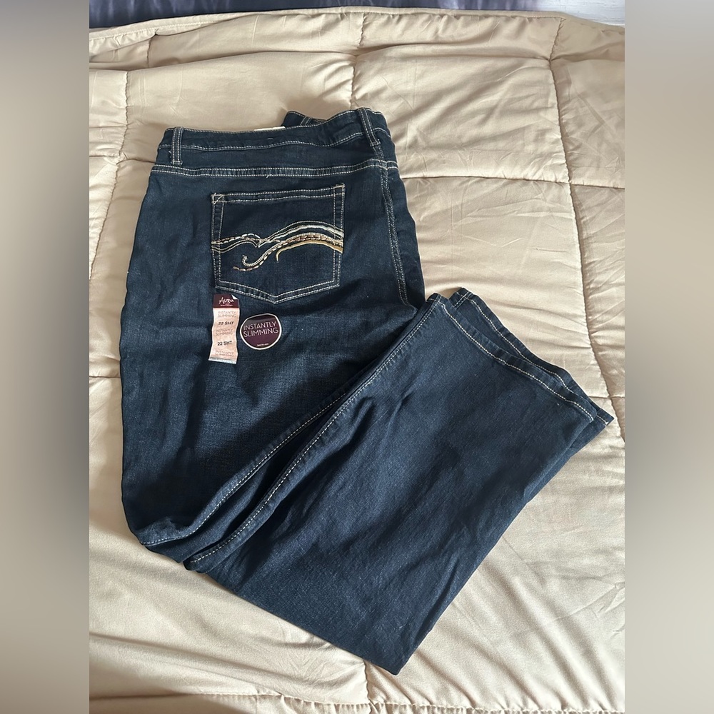 NWT Aura by Women at Wrangler Jeans 22 SHORT Instantly Slimming